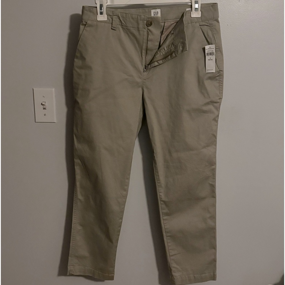 GAP girlfriend khaki
